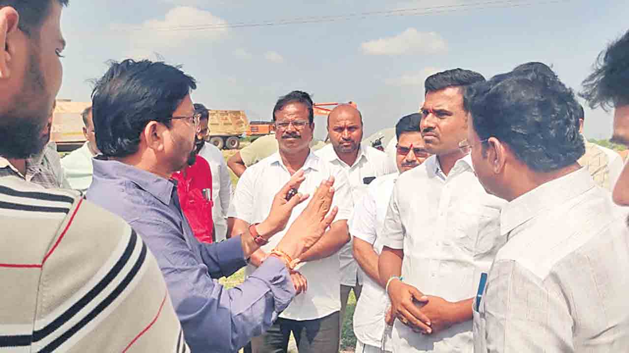 పరిహారం ఇచ్చాకే పనులు..!