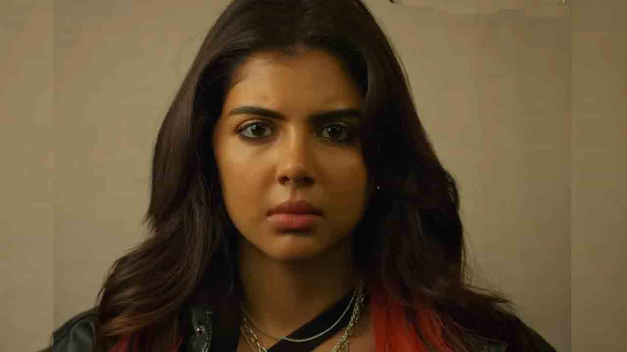 Lokah Teaser | సూపర్ హీరోగా కళ్యాణి ప్రియదర్శన్‌.. హైప్‌ పెంచేస్తున్న Lokah టీజర్‌