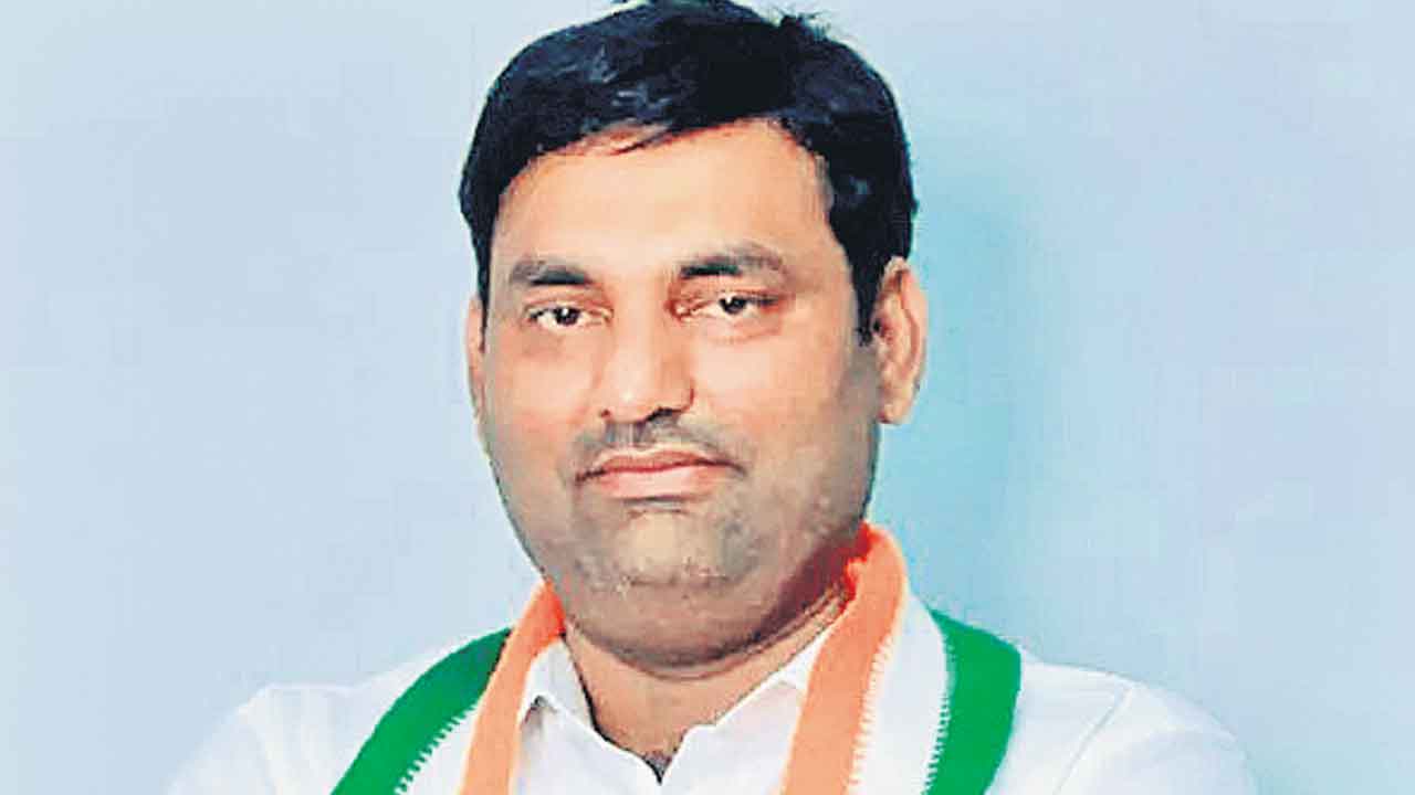 జడ్చర్ల ఎమ్మెల్యే అనిరుధ్‌పై పీసీసీ సీరియస్‌.. నివేదిక ఇవ్వాలని క్రమశిక్షణా కమిటీకి ఆదేశం