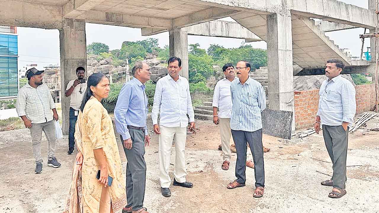 రజక భవనంపై ఎమ్మెల్సీ సారయ్య పెత్తనం!