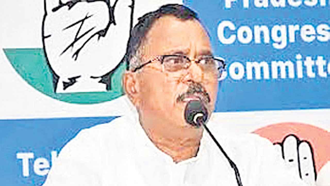 రాజగోపాల్‌రెడ్డి వ్యాఖ్యలను అధిష్ఠానం చూసుకుంటుంది