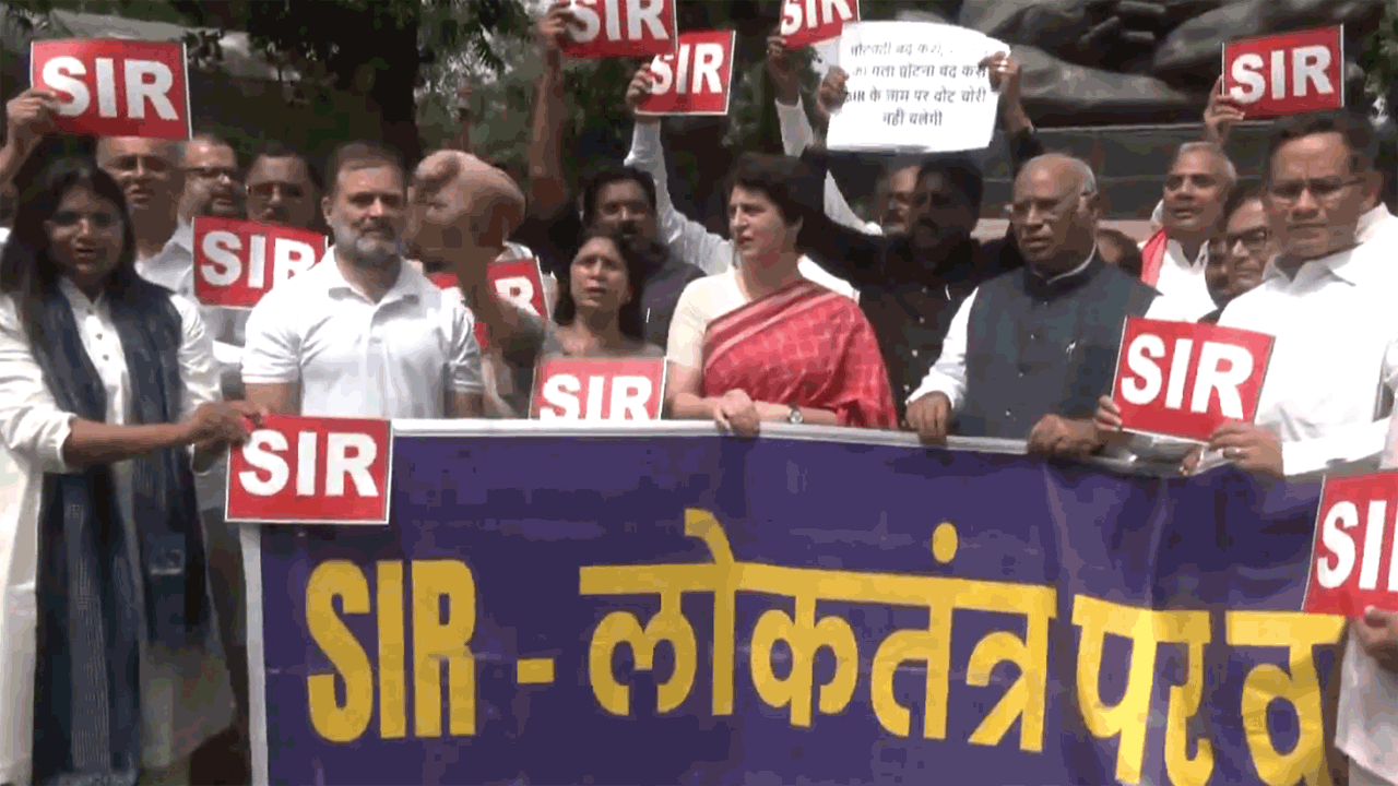 INDIA bloc MPs | పార్లమెంట్‌ బయట విపక్ష కూటమి ఎంపీల ఆందోళన