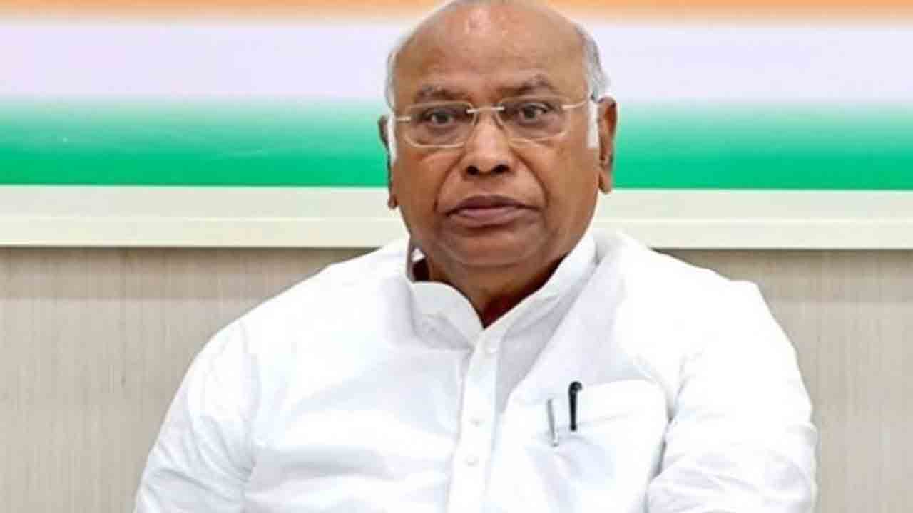 Mallikarjun Kharge | హిమాచల్‌ప్రదేశ్‌కు కేంద్రం సవతితల్లి ట్రీట్‌మెంట్ : ఖర్గే