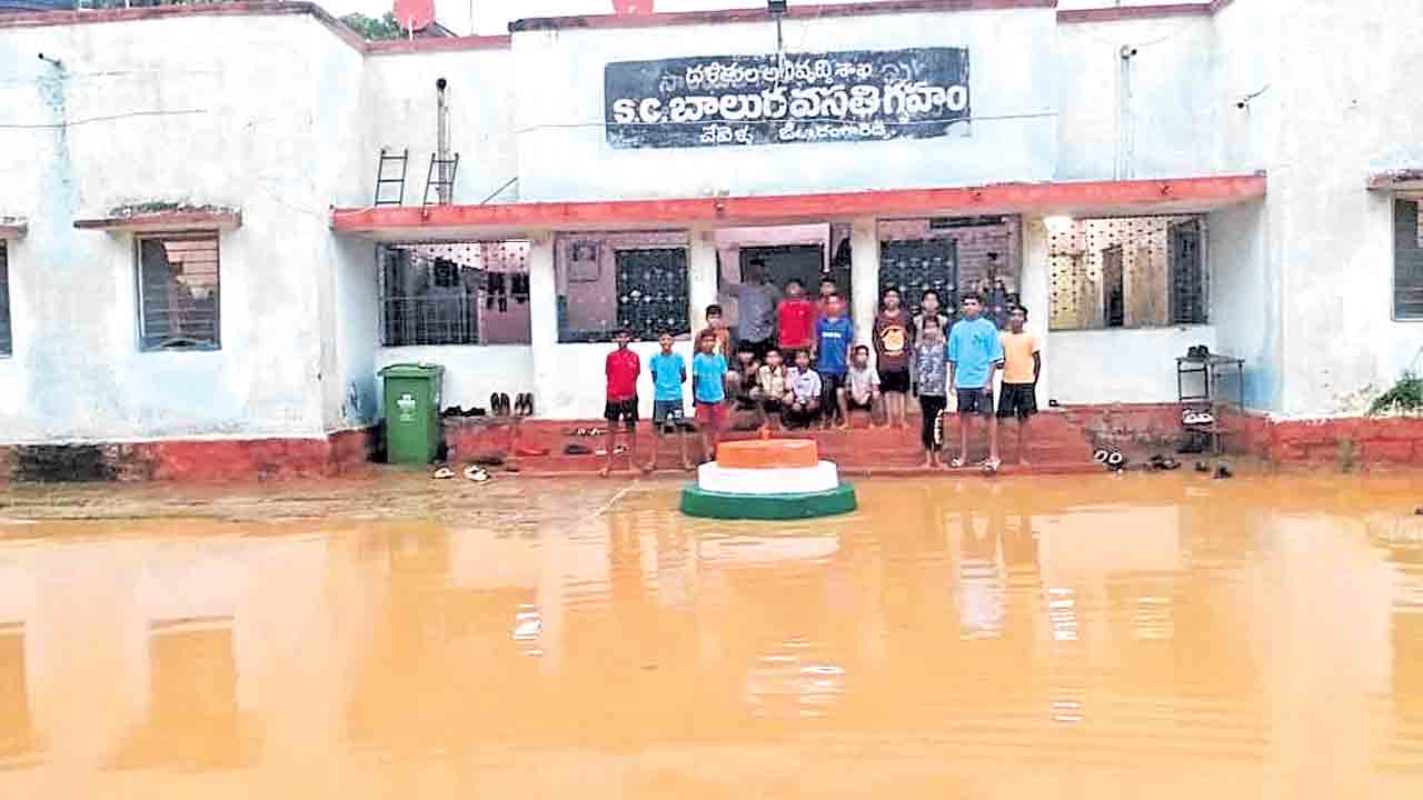 అందుబాటులో ఉండని వైద్యులు.!