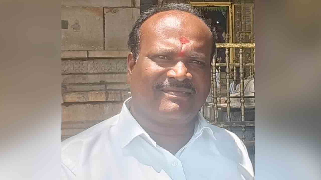 కల్వకోలులో వ్యక్తి దారుణ హత్య