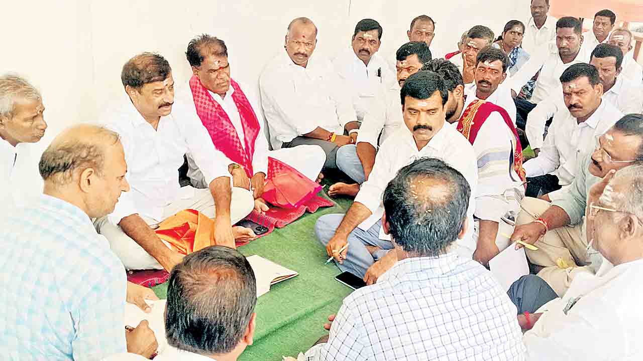 కూడవెల్లి ఆలయాభివృద్ధికి కృషి