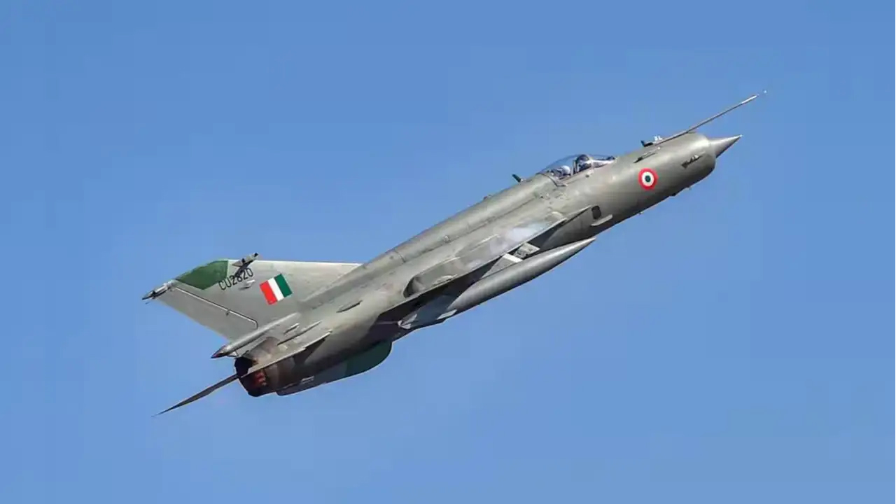MIG 21 Retires | ఎయిర్‌ ఫోర్స్‌ కీలక నిర్ణయం.. 62 ఏళ్లు సేవలందించిన మిగ్‌-21 యుద్ధ విమానాలకు గుడ్‌బై..!