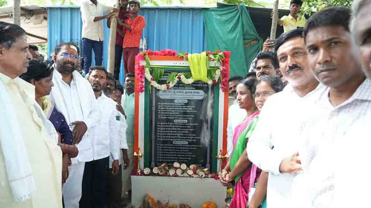 Minister Vakiti Srihari | మక్తల్ నియోజకవర్గంలోని ప్రతి గ్రామానికి తారు రోడ్డు : మంత్రి వాకిటి శ్రీహరి