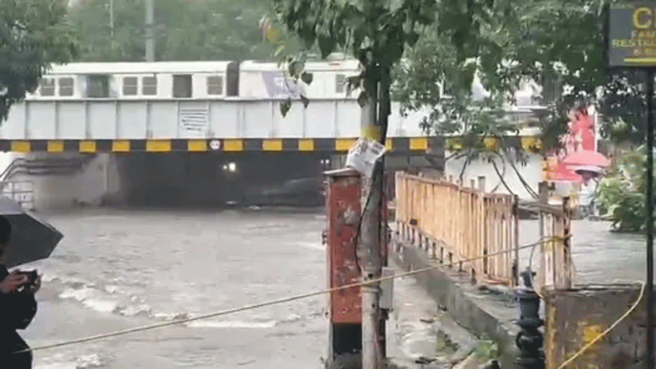 Heavy Rain | ముంబైని ముంచెత్తిన భారీ వర్షం.. నీట మునిగిన సబ్‌వేలు.. ఐఎండీ హెచ్చరికలు