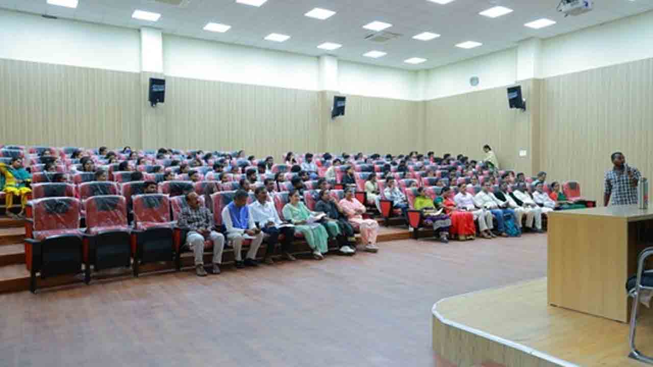 Nalgonda | విద్యార్థులు శాస్త్రీయ దృక్పథాన్ని అలవర్చుకోవాలి.. ఉపకులపతి కాజా అల్తాఫ్ హుస్సేన్