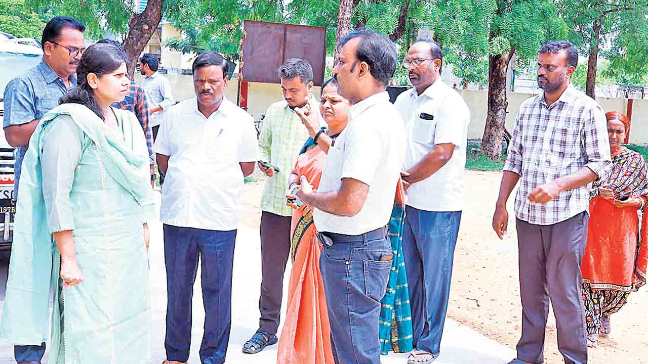 ముశంపల్లి జడ్పీహెచ్‌ఎస్‌లో కలెక్టర్‌ ఆకస్మిక తనిఖీ