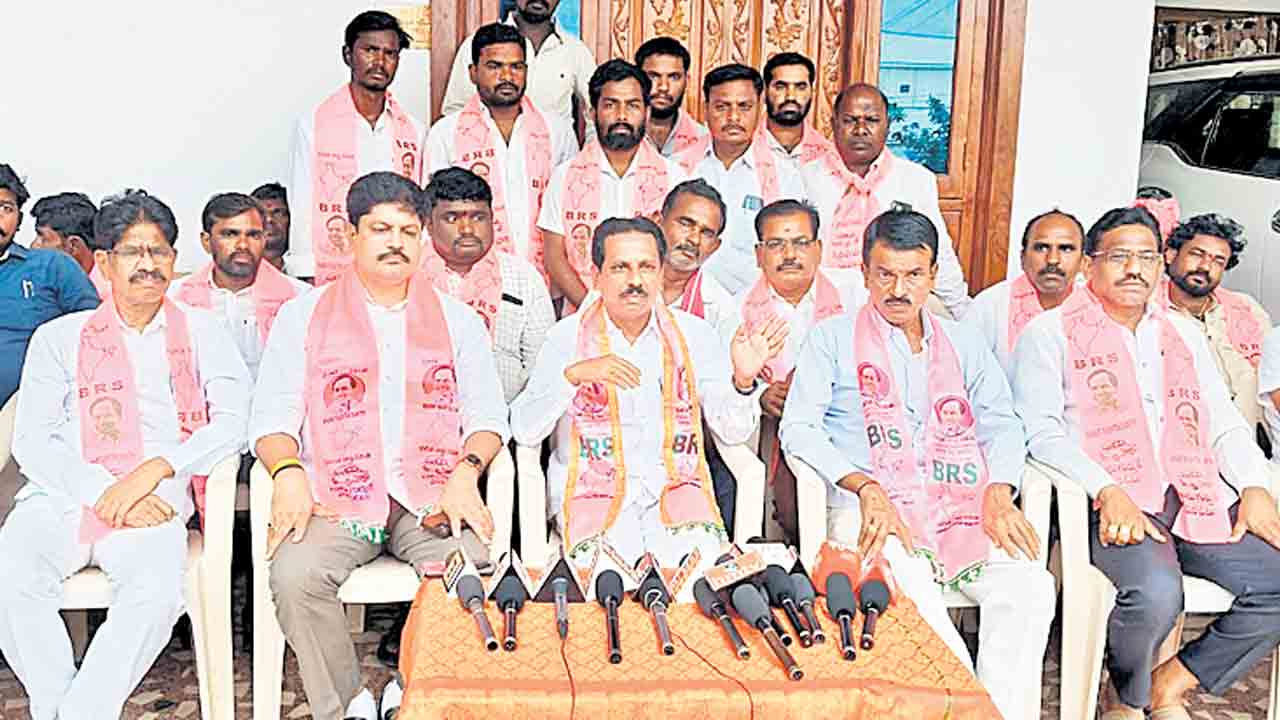 బనకచర్లపై ఏపీ సీఎంతో రేవంత్‌ కుమ్మక్కు !