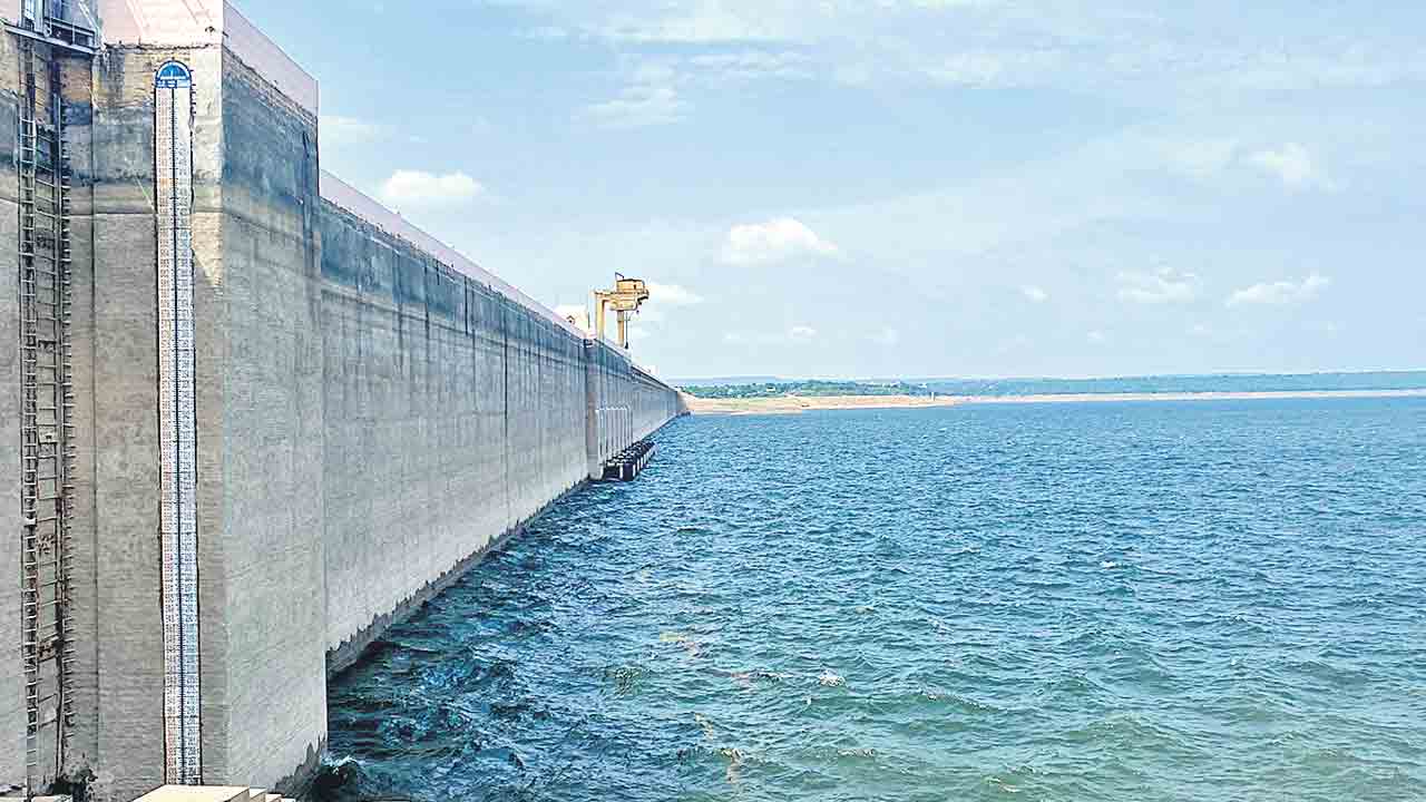 ప్రాజెక్టులకు జలకళ..!