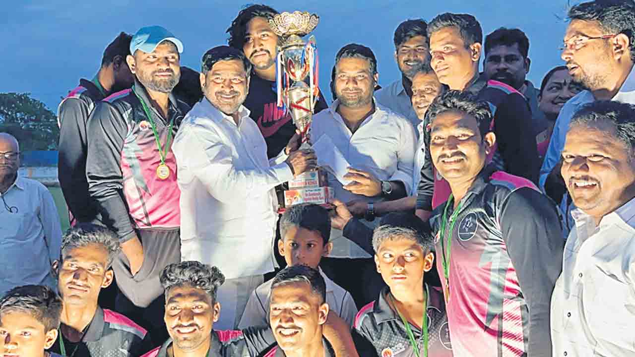 క్రీడా స్ఫూర్తిని అలవర్చుకోవాలి