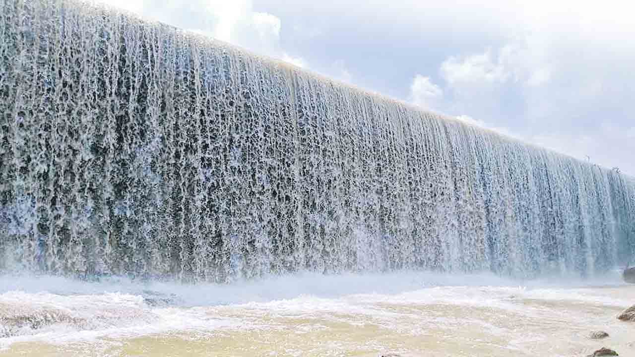 దంచికొట్టిన వాన