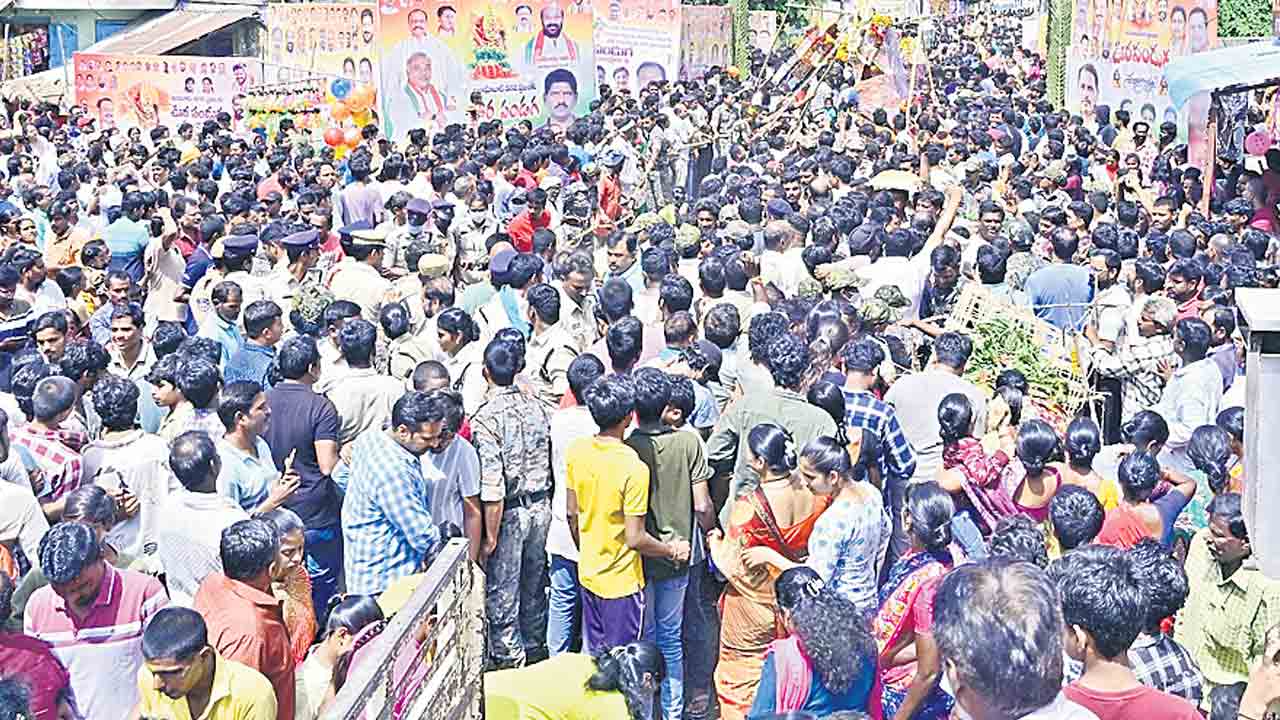 ఘనంగా ఊర పండుగ