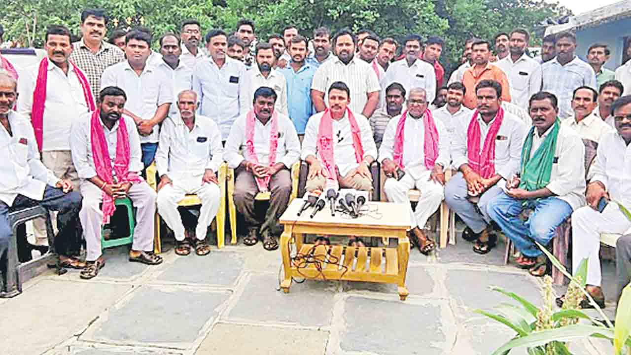 ఇందిరమ్మ ఇండ్ల పేరుతో.. పేదలను దగా చేస్తున్న కాంగ్రెస్‌ సర్కార్‌