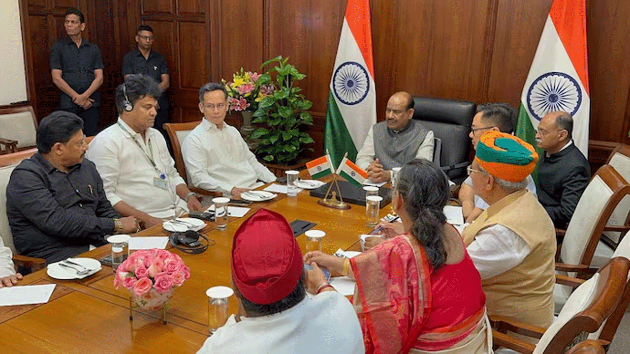 Lok Sabha | సభా కార్యకలాపాలు సజావుగా సాగేందుకు అంగీకరించిన విపక్షాలు.. అఖిలపక్ష భేటీతో ఆందోళనలకు బ్రేక్