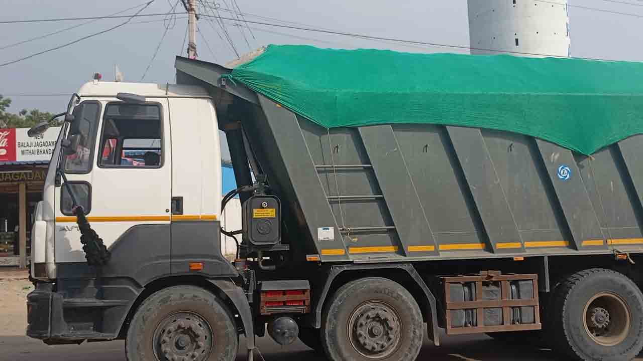 Overloaded Vehicles | ఓవర్ లోడ్తో రోడ్లపైకి వాహనాలు.. తారు రోడ్లు ధ్వంసం