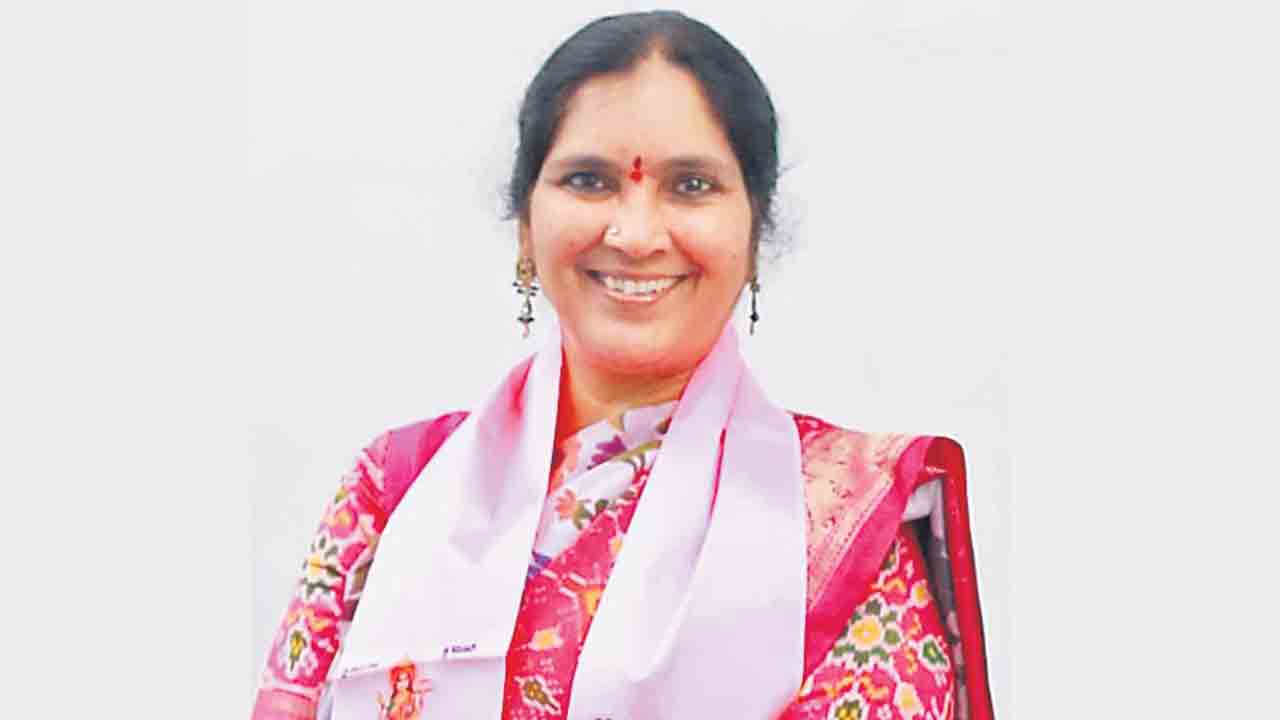 టీ పీసీసీ అధ్యక్షుడికి మతిభ్రమించింది