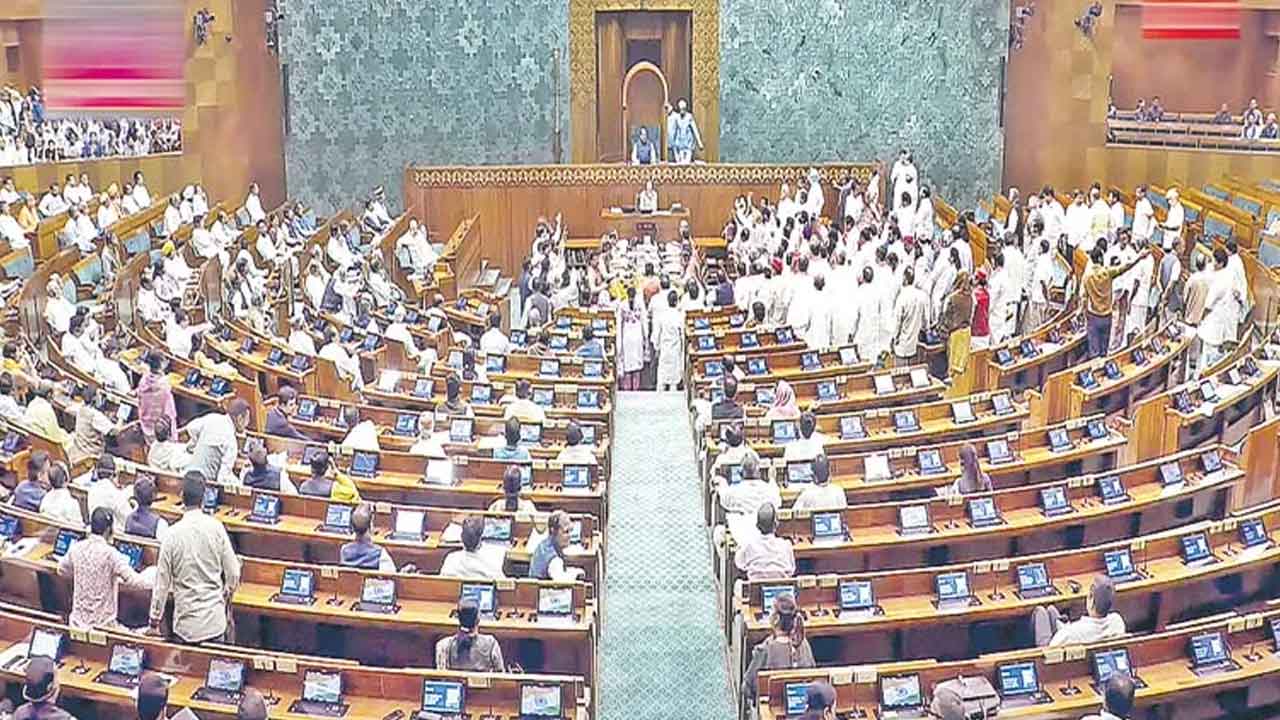 నకిలీ ఓట్లను ఎలా అనుమతిస్తాం?: ఈసీ