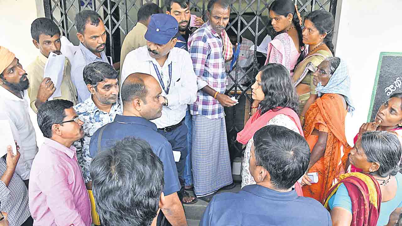 10లోగా పరిష్కరించకుంటే పోరాటమే!