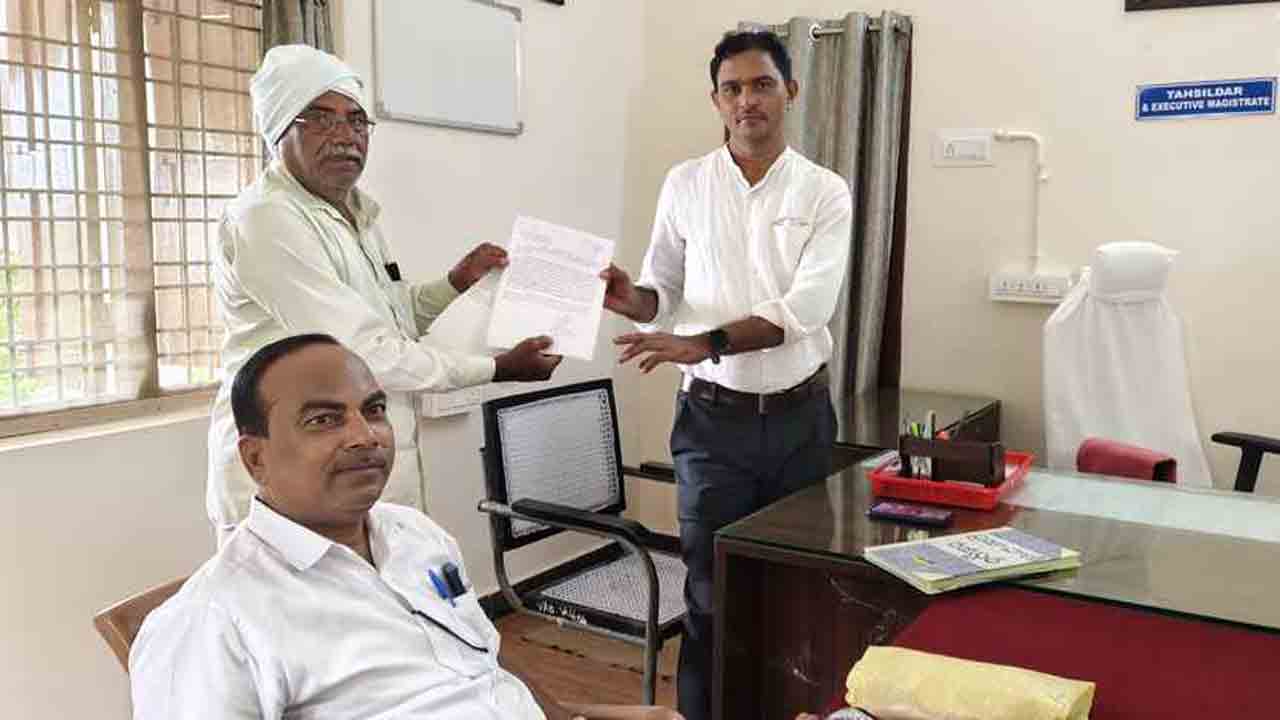 Pond Construction | చెరువు కట్టను ఆక్రమించుకున్న వారిపై చర్యలు తీసుకోవాలి