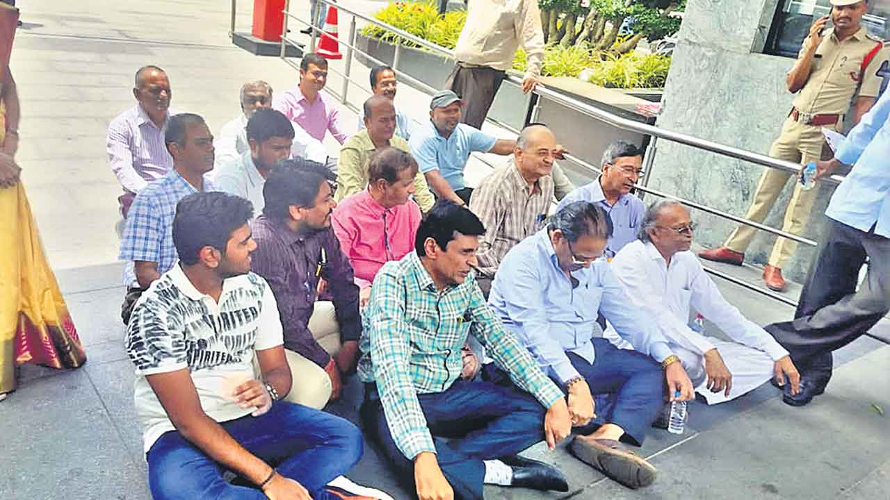 వాటాల్లో అన్యాయం జరిగింది