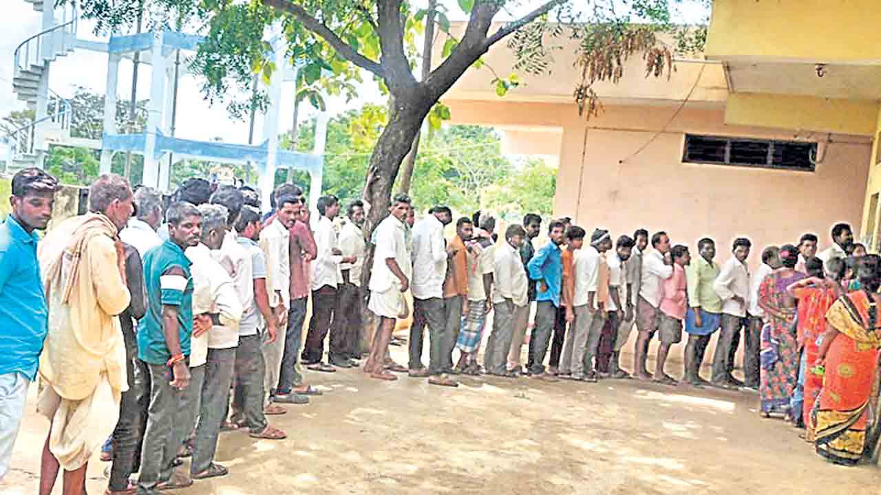 మార్పు స్పష్టం.. యూరియా దొరకడమే కష్టం