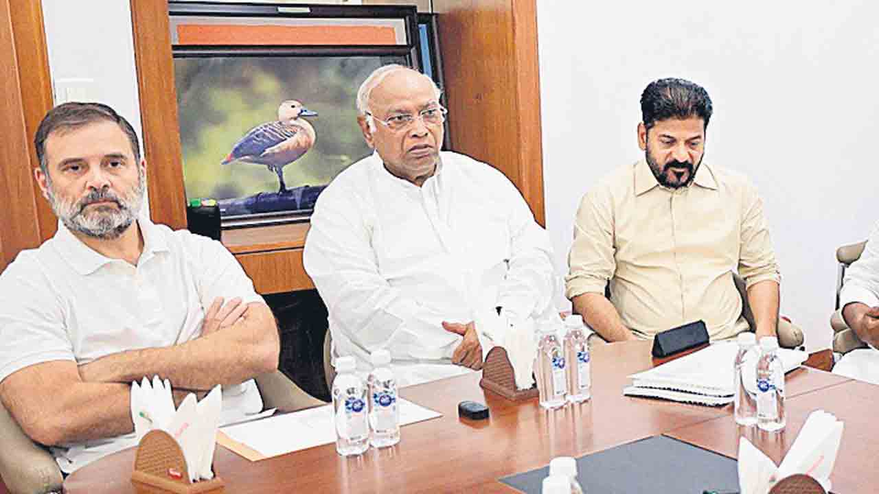 రేవంత్‌ అవుట్‌.. భట్టి ఇన్‌!.. ఢిల్లీలో ముఖ్యమంత్రికి తప్పని భంగపాటు