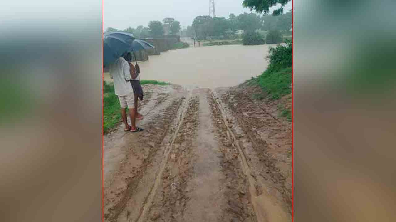 Asifabad District | ఉదృతంగా ప్రవహిస్తున్న వాగులు, ఒర్రెలు.. రాకపోకలకు అంతరాయం