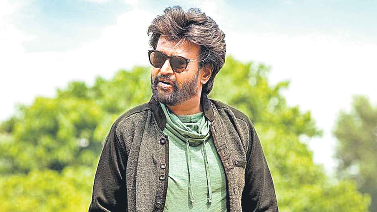 లగ్జరీ వాచ్‌ల నేపథ్యంలో