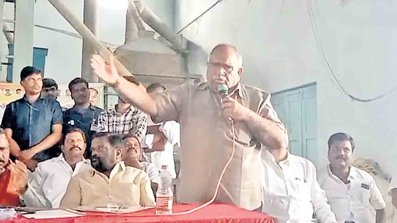కాంగ్రెస్లో కొత్త వారికి పెత్తనమా..?