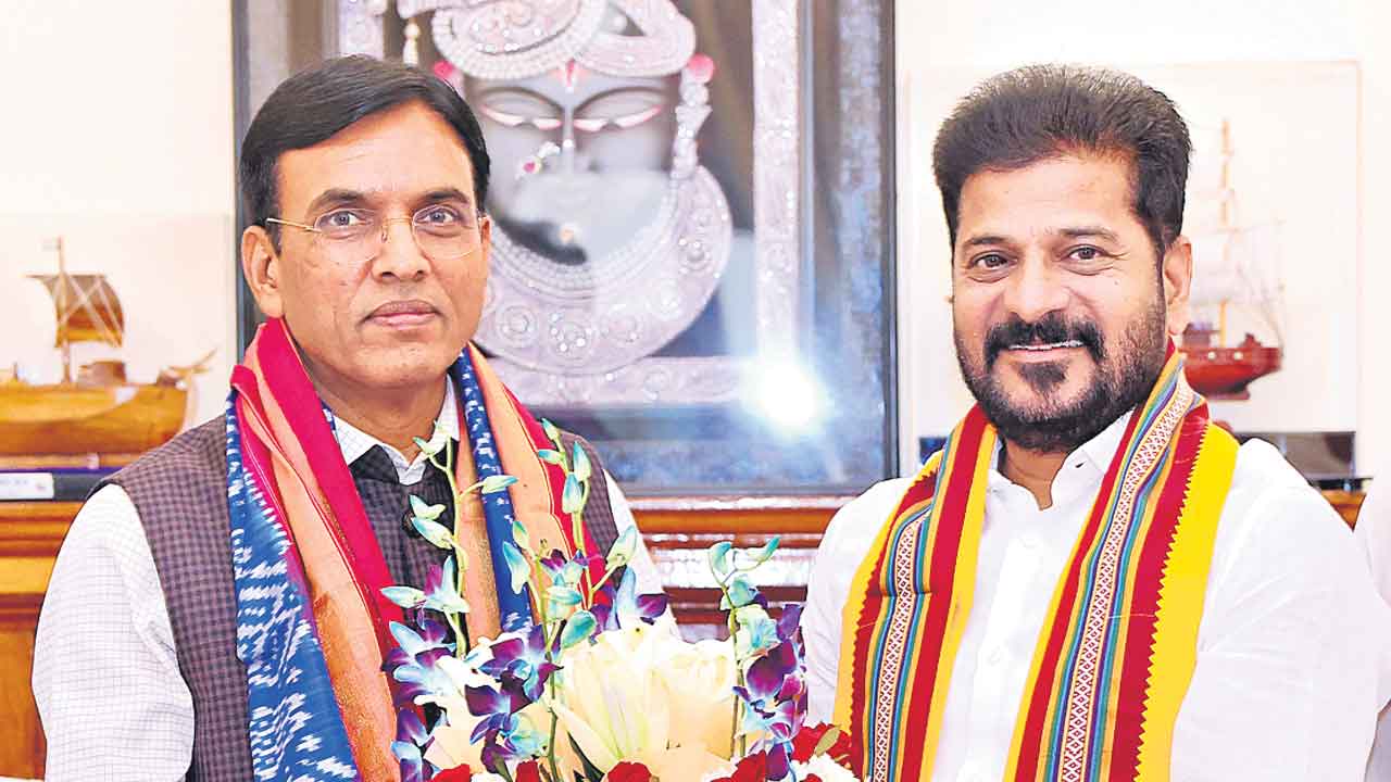 తెలంగాణలో ఒలింపిక్స్‌ నిర్వహించండి.. కేంద్ర మంత్రి మాండవీయకు సీఎం రేవంత్‌రెడ్డి వినతి