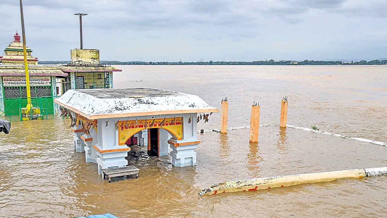 ఈ నెలల్లో నదీ స్నానం వద్దు