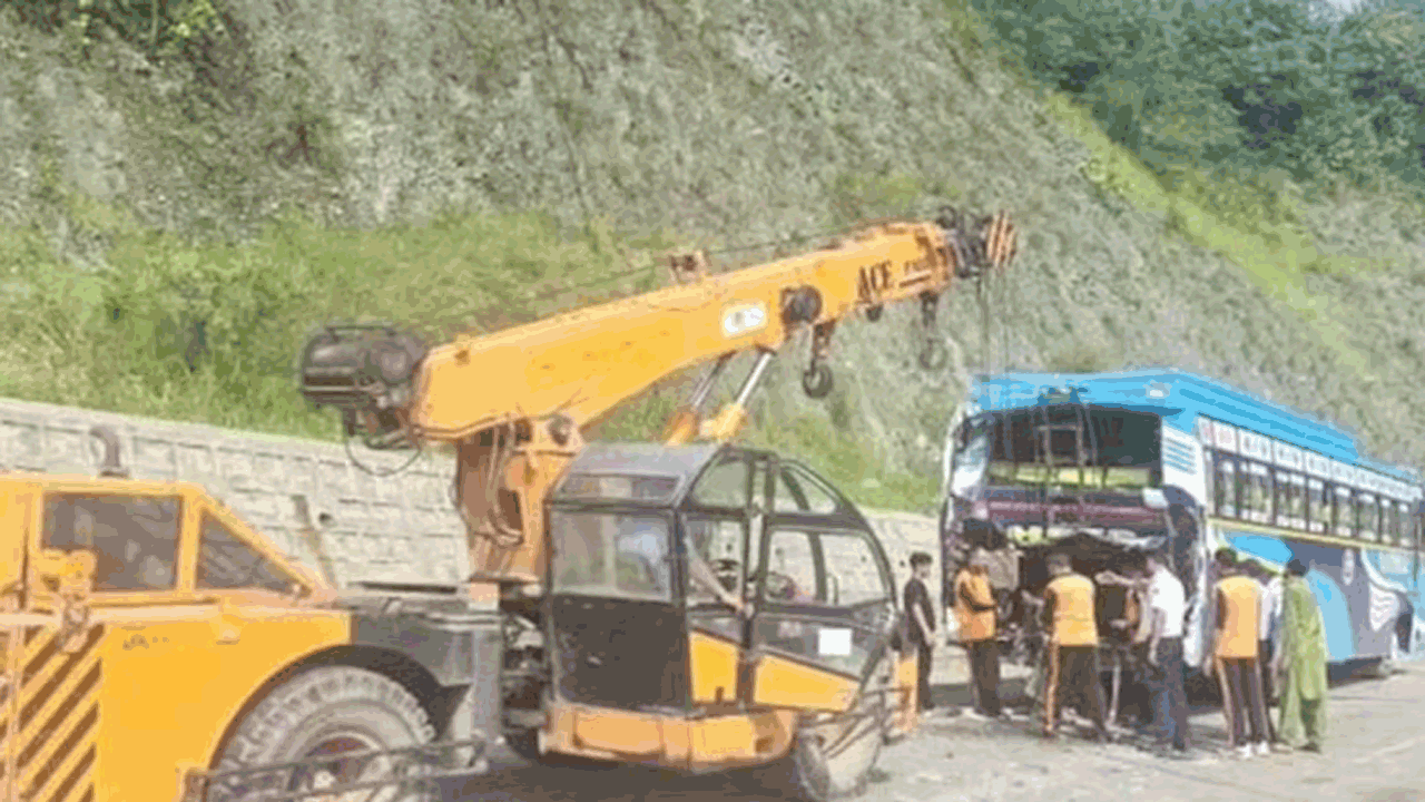 Ramban | ఒకదానికొకటి ఢీ కొన్న ఐదు బస్సులు.. 36 మంది అమర్‌నాథ్‌ యాత్రికులకు గాయాలు