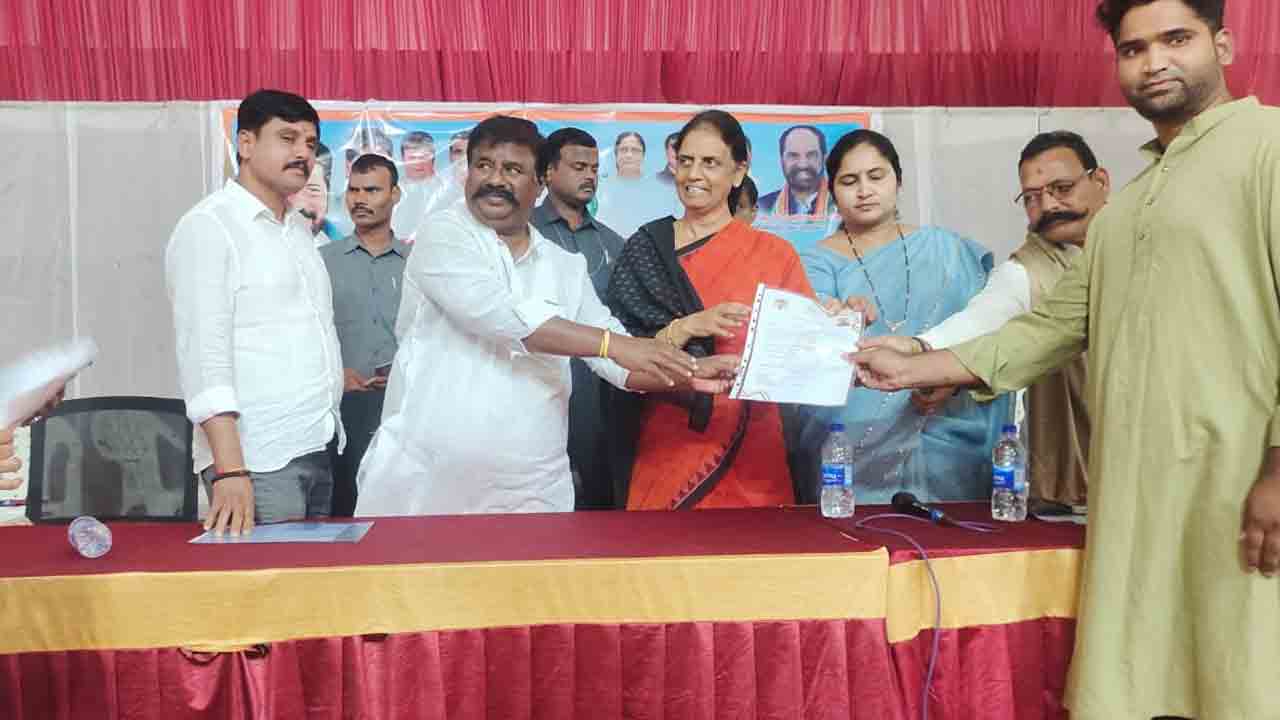 MLA Sabita Indra Reddy | ప్రభుత్వం జారిచేసే సంక్షేమ పథకాలు ప్రతి పేదవాడికి అందాలి : ఎమ్మెల్యే సబితా ఇంద్రారెడ్డి