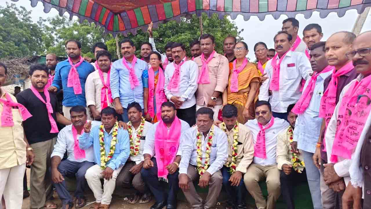 Sand quarry | గోదావరిలో ఇసుక క్వారీని ఏర్పాటు చేయాలని కొనసాగుతున్నసమ్మె