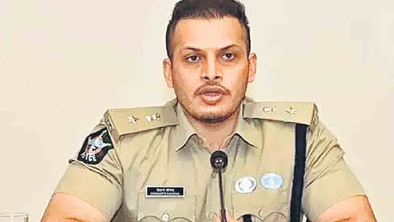 ఏపీలో ఐపీఎస్‌ అధికారి రాజీనామా