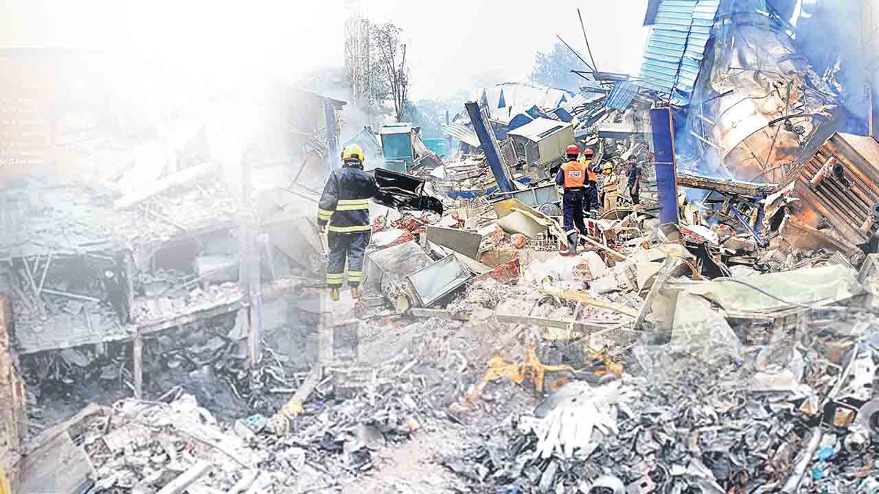 పరిశ్రమల్లో.. ప్రాణాలు హరి !