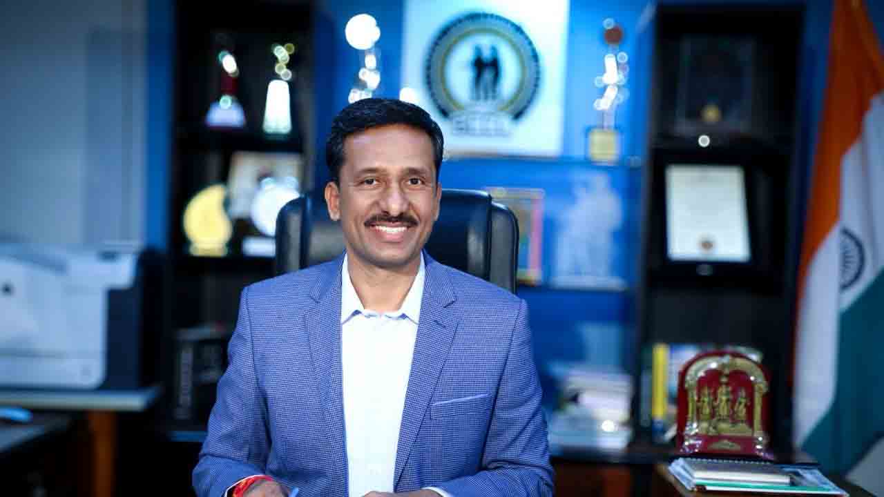 రెస్క్యూలో మహిళా ఉద్యోగులు సత్తా చాటాలి