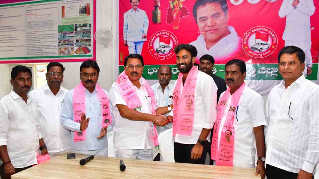 స్థానిక ఎన్నికల్లో కాంగ్రెస్‌కు బుద్ధి చెప్పాలి