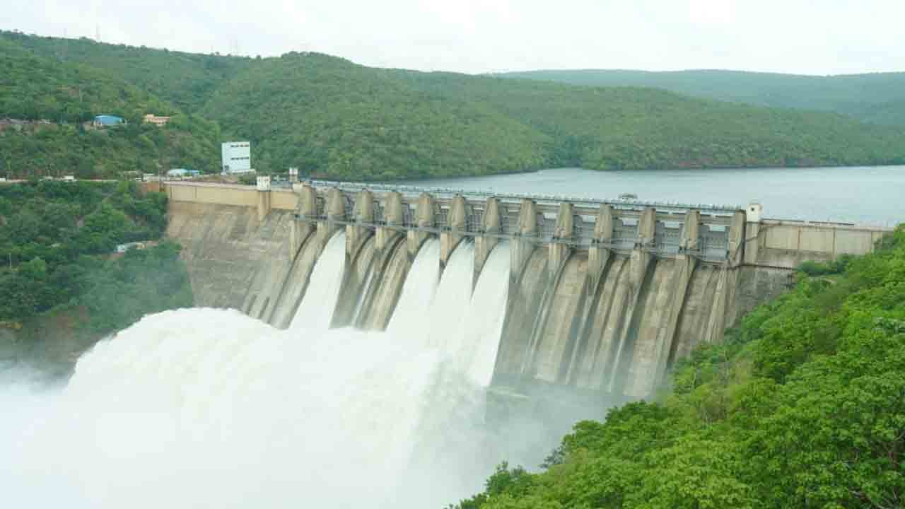 ఆవిష్కృతమైన జలదృశ్యం