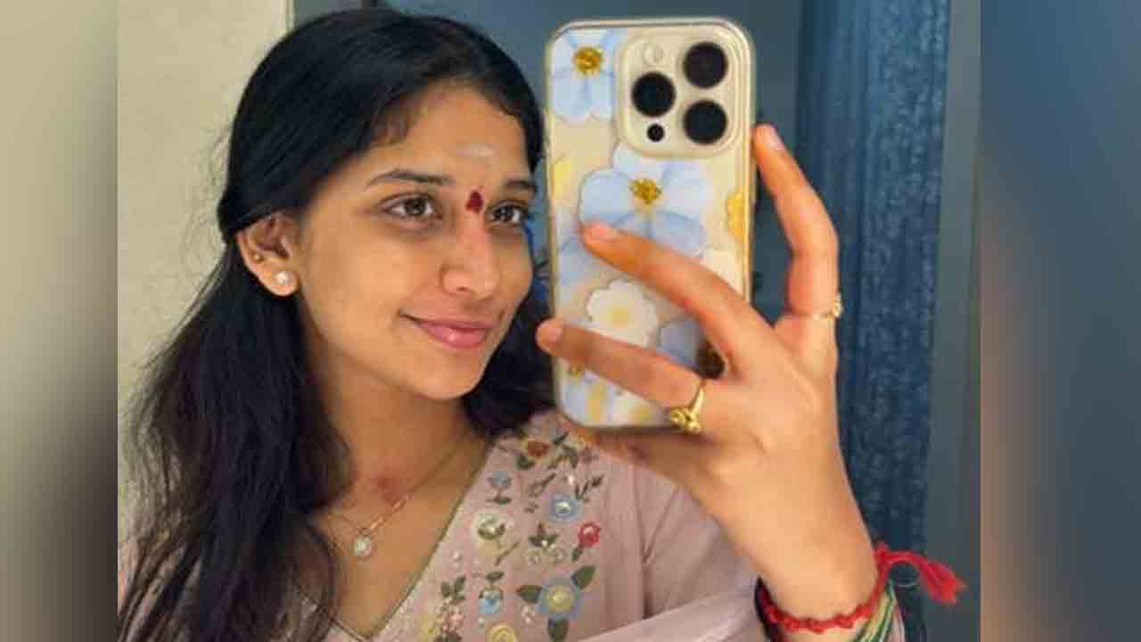 Sridevi | ఇట్స్‌ రైడ్‌ టైం.. కారు కొన్న కోర్ట్‌ హీరోయిన్ శ్రీదేవి