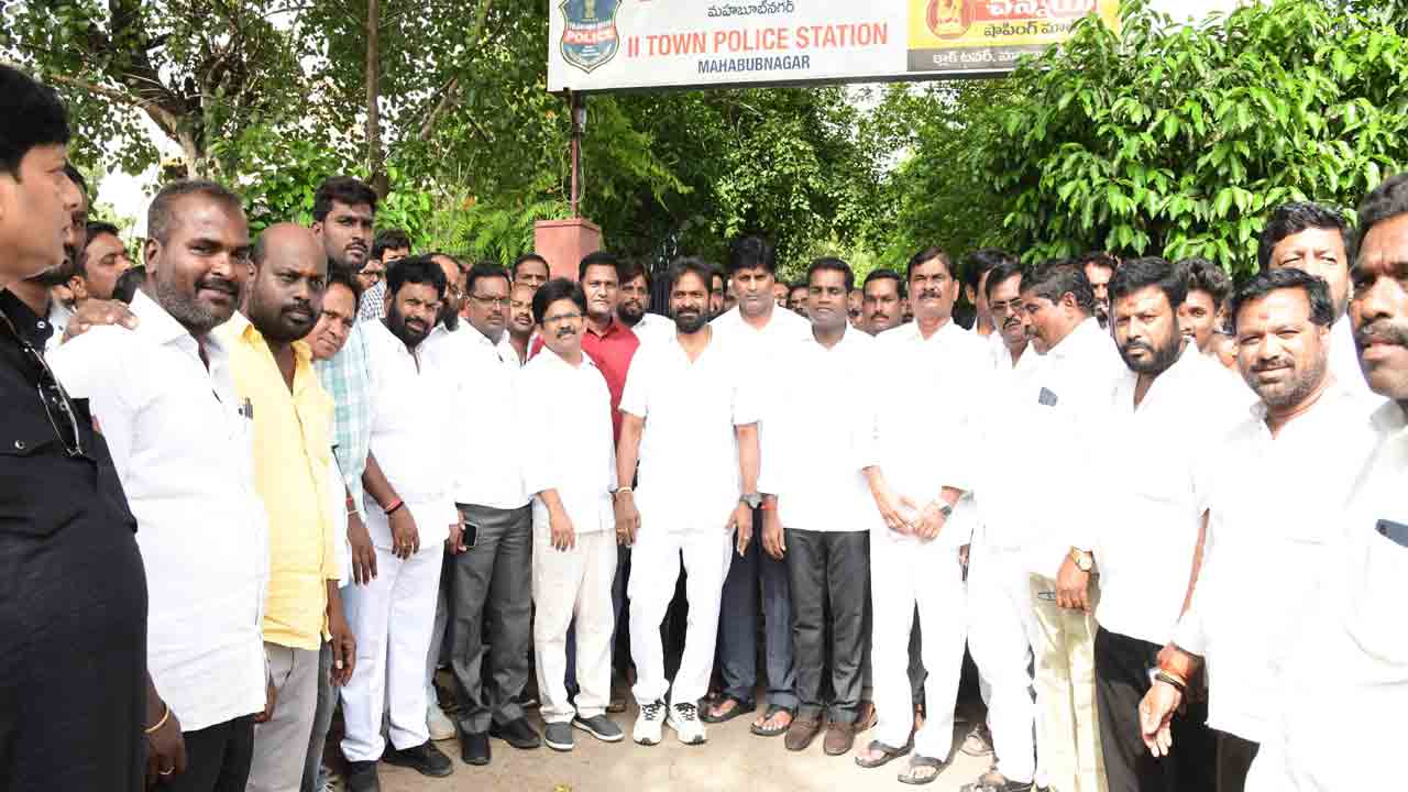 Station bail | బీఆర్ఎస్ నాయకులకు స్టేషన్ బెయిల్ మంజూరు