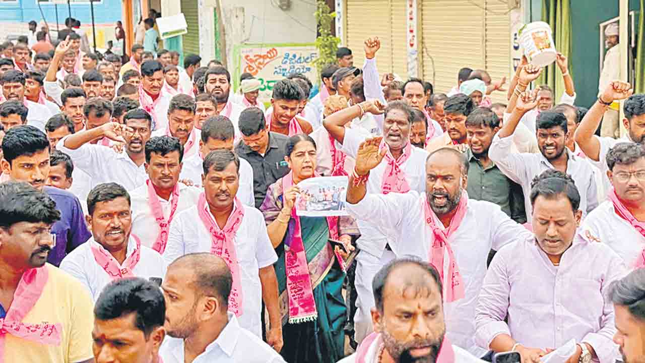 పల్లెలను గాలికొదిలేసిన ప్రభుత్వం