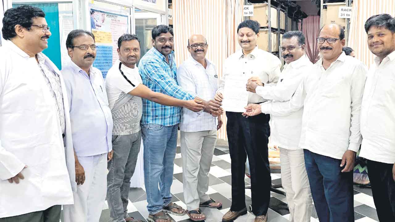 సింగరేణిలో మెడికల్‌బోర్డు నిర్వహించాలి.. టీబీజీకేఎస్‌ కేంద్ర ప్రధాన కార్యదర్శి సురేందర్‌రెడ్డి డిమాండ్‌