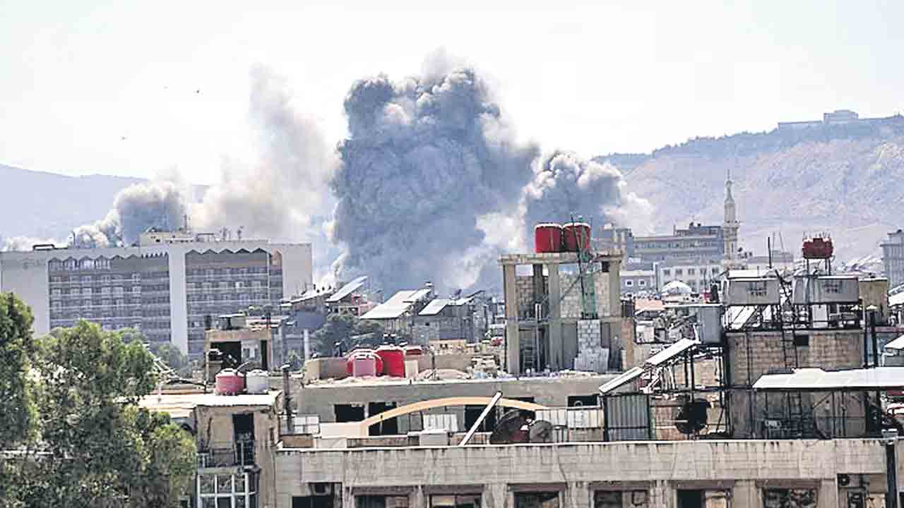 పశ్చిమాసియాలో మరో యుద్ధం.. ఇజ్రాయెల్‌, సిరియా మధ్య తీవ్ర స్థాయికి చేరిన ఉద్రిక్తతలు