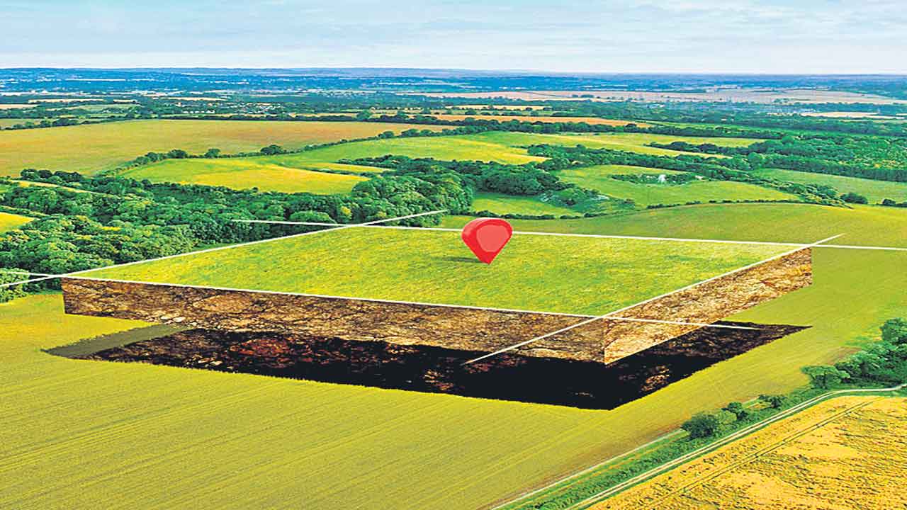 658 ఎకరాలను చెరపట్టేందుకు కాంగ్రెస్‌ నేత స్కెచ్‌.. ప్రభుత్వ, అసైన్డ్‌ భూమి కోసం కంపెనీలతో కుమ్మక్కు