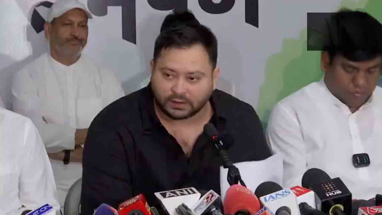 Tejashwi Yadav | బీహార్‌ ఎన్నికల సంఘం పోస్టాఫీస్‌లా పనిచేస్తోంది : తేజస్వి యాదవ్‌